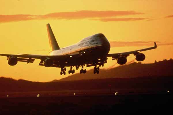 C11C-747-400.jpg (15982 octets)
